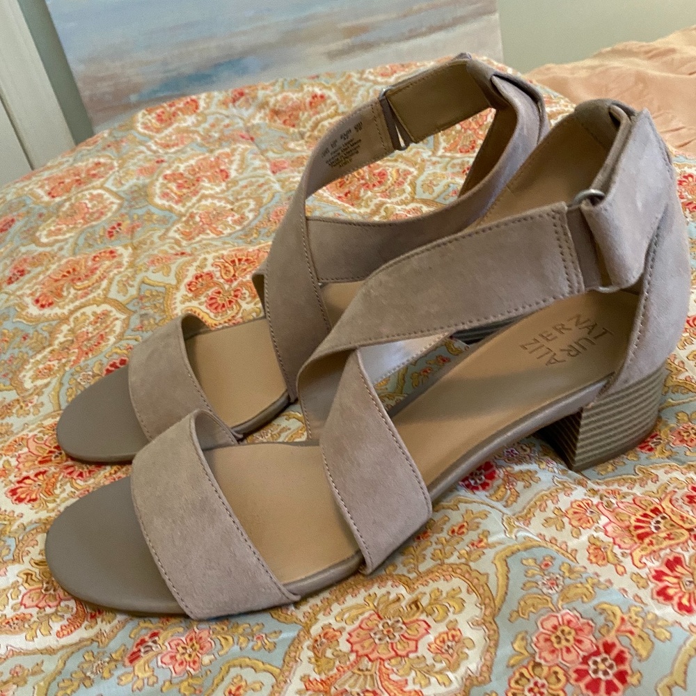 Naturalizer Adele Suede Sandals 12 taupe Doe